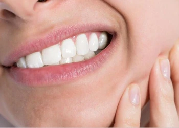 Diş Sıkma ve Gıcırdatma (Bruxism) Nedir?