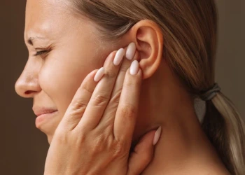 Diş Ağrısı Kulağa Vurur mu? Nedenleri, Belirtileri ve Tedavisi
